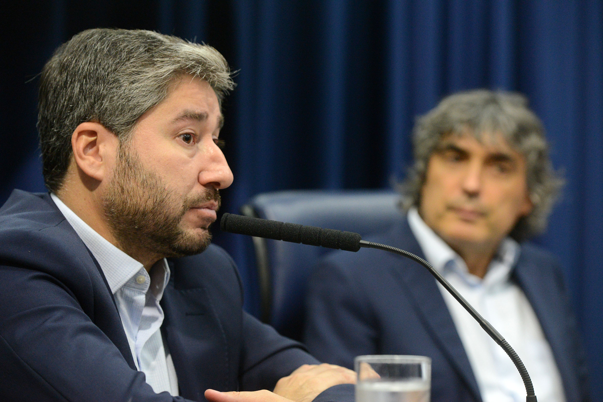Fernando Cury e Carlos Giannazi	<a style='float:right;color:#ccc' href='https://www3.al.sp.gov.br/repositorio/noticia/N-02-2019/fg230796.jpg' target=_blank><i class='bi bi-zoom-in'></i> Clique para ver a imagem </a>