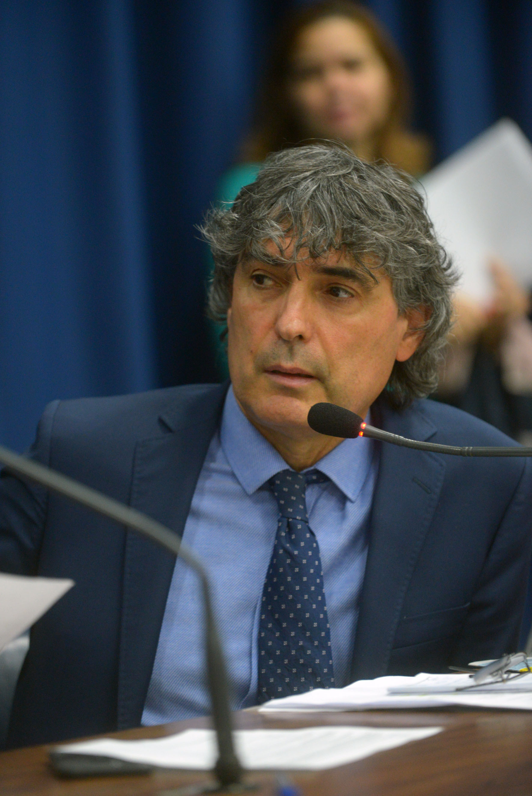 Carlos Giannazi<a style='float:right;color:#ccc' href='https://www3.al.sp.gov.br/repositorio/noticia/N-06-2018/fg225036.jpg' target=_blank><i class='bi bi-zoom-in'></i> Clique para ver a imagem </a>