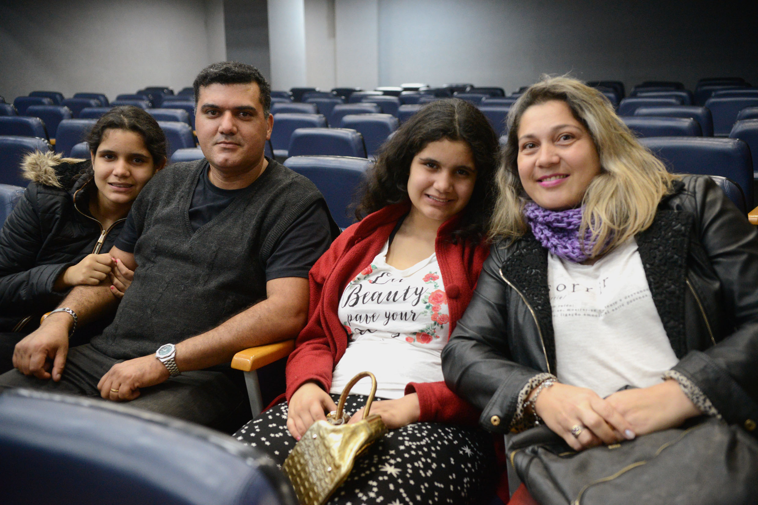 F�tima Machado e fam�lia<a style='float:right;color:#ccc' href='https://www3.al.sp.gov.br/repositorio/noticia/N-08-2018/fg226568.jpg' target=_blank><i class='bi bi-zoom-in'></i> Clique para ver a imagem </a>