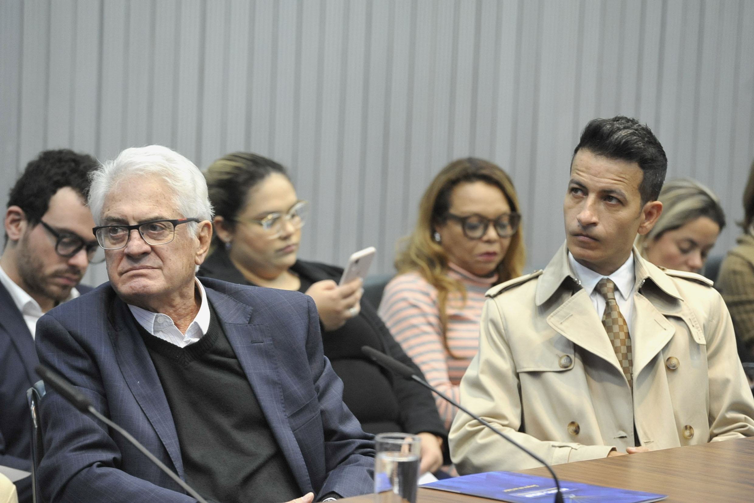 Roberto Engler e Professor Kenny<a style='float:right;color:#ccc' href='https://www3.al.sp.gov.br/repositorio/noticia/N-08-2019/fg238350.jpg' target=_blank><i class='bi bi-zoom-in'></i> Clique para ver a imagem </a>
