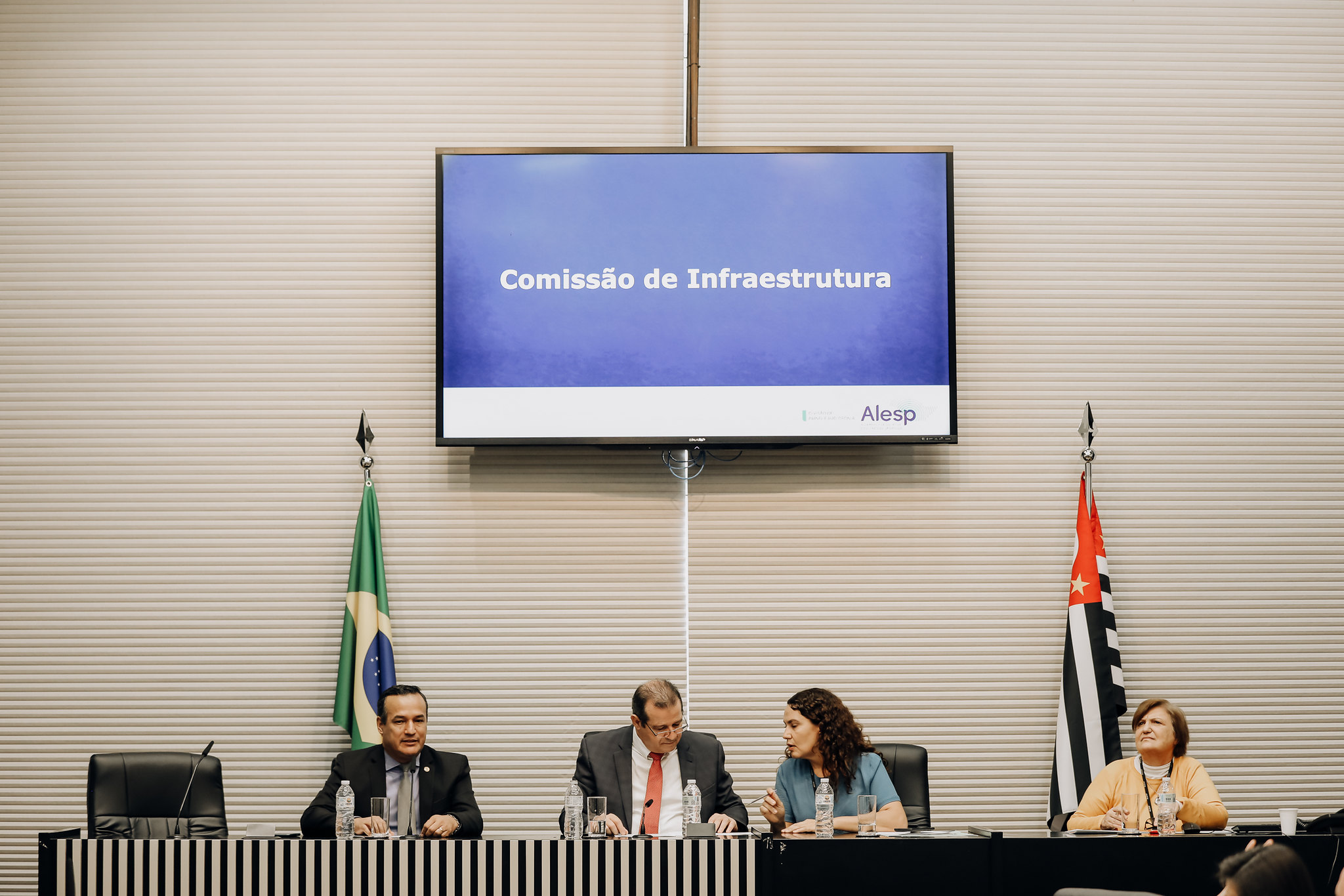 Presidente e vice da Comiss�o de Infraestrutura<a style='float:right' href='https://www3.al.sp.gov.br/repositorio/noticia/N-04-2023/fg299019.jpg' target=_blank><img src='/_img/material-file-download-white.png' width='14px' alt='Clique para baixar a imagem'></a>