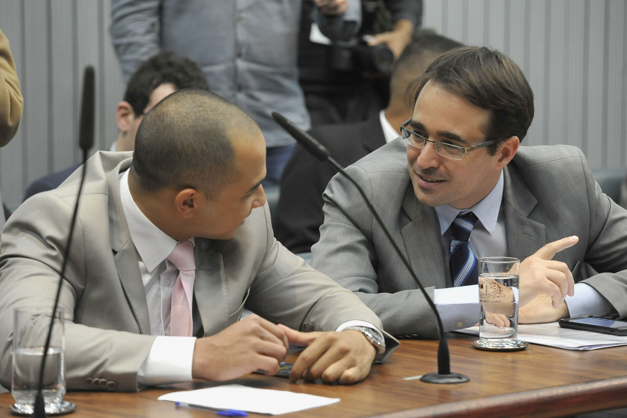 Douglas Garcia e Bruno Ganem<a style='float:right;color:#ccc' href='https://www3.al.sp.gov.br/repositorio/noticia/N-08-2019/fg237481.jpg' target=_blank><i class='bi bi-zoom-in'></i> Clique para ver a imagem </a>