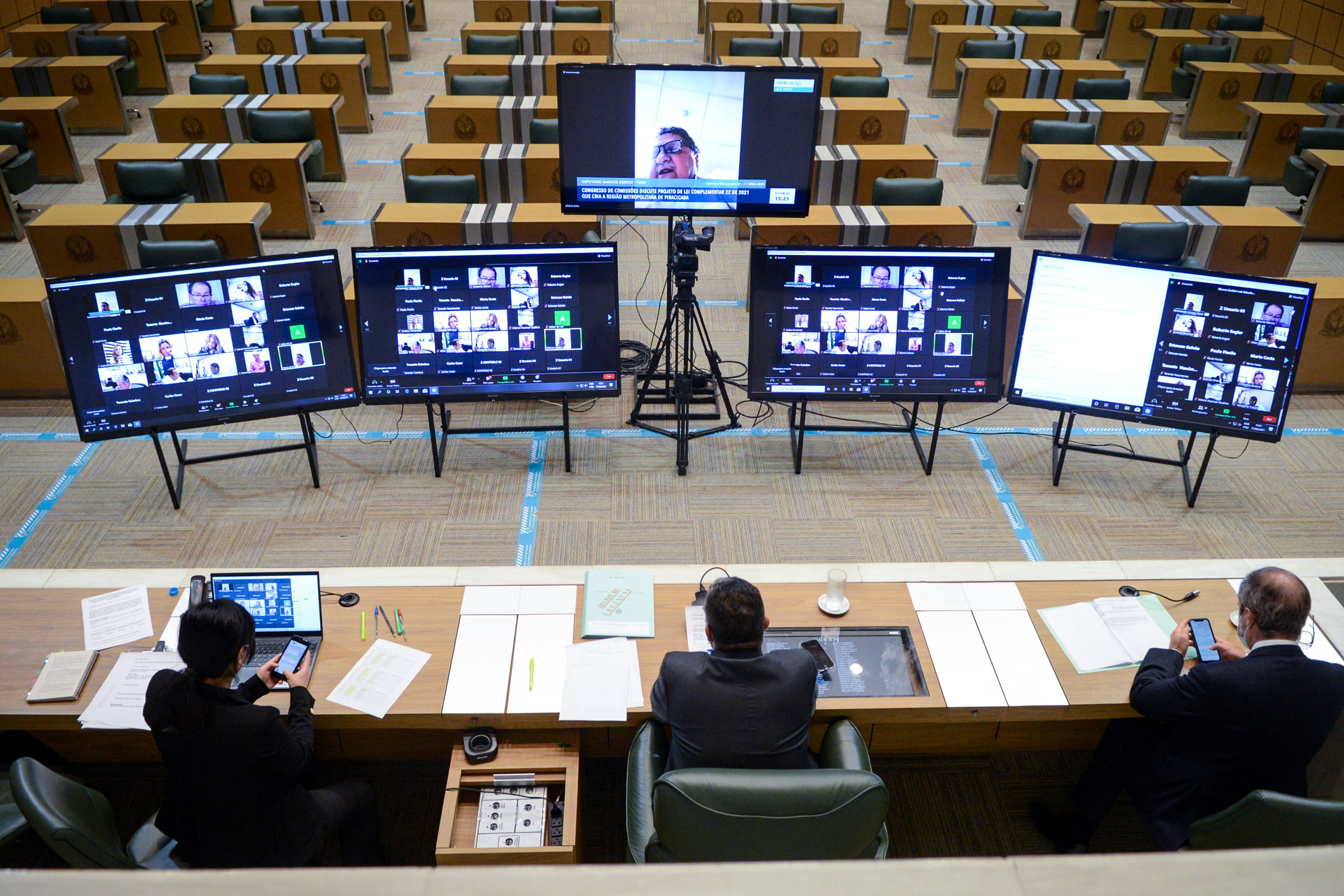 Congresso de Comiss�es em ambiente virtual na Alesp<a style='float:right;color:#ccc' href='https://www3.al.sp.gov.br/repositorio/noticia/N-08-2021/fg272201.jpg' target=_blank><i class='bi bi-zoom-in'></i> Clique para ver a imagem </a>