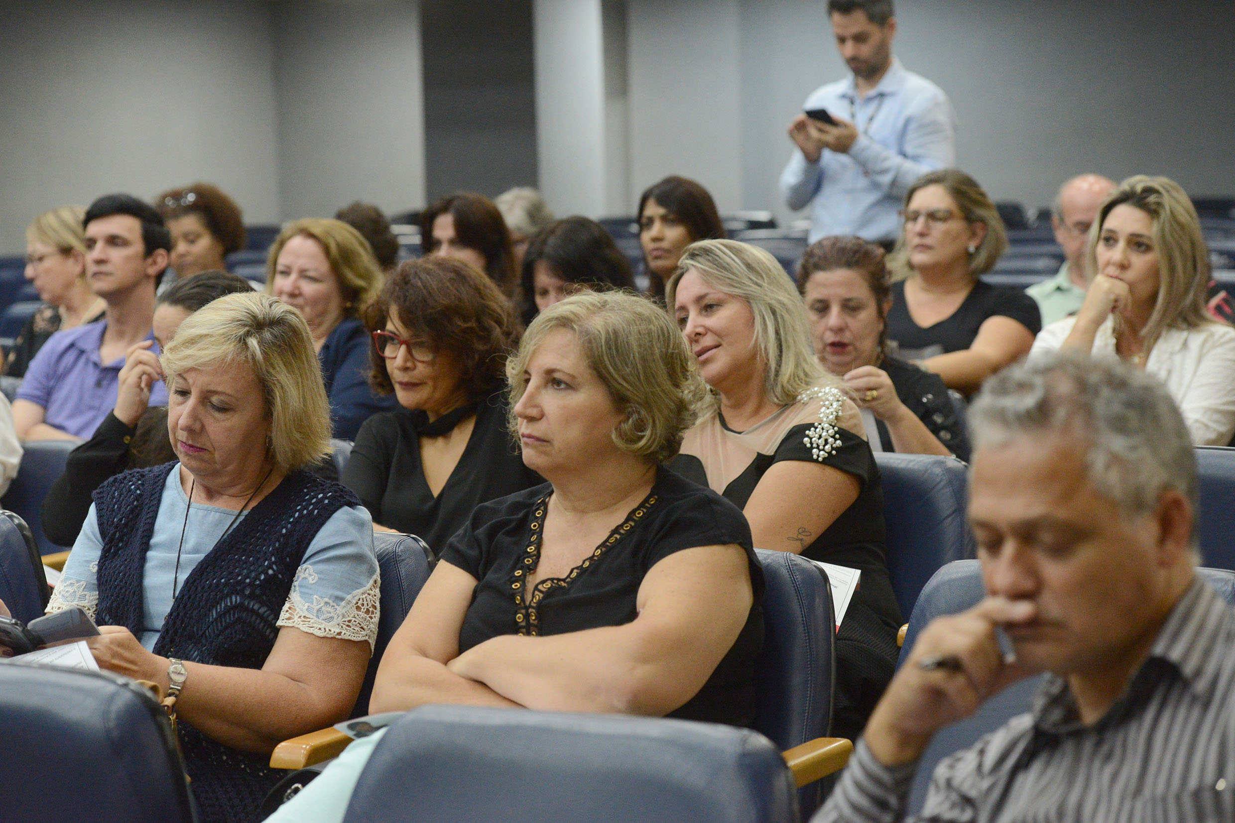 P�blico presente<a style='float:right;color:#ccc' href='https://www3.al.sp.gov.br/repositorio/noticia/N-02-2019/fg230801.jpg' target=_blank><i class='bi bi-zoom-in'></i> Clique para ver a imagem </a>