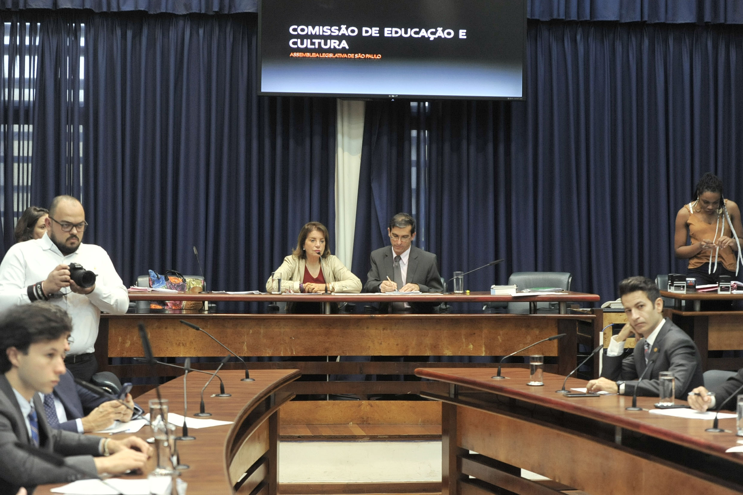 Comiss�o de Educa��o e Cultura<a style='float:right;color:#ccc' href='https://www3.al.sp.gov.br/repositorio/noticia/N-06-2019/fg235669.jpg' target=_blank><i class='bi bi-zoom-in'></i> Clique para ver a imagem </a>