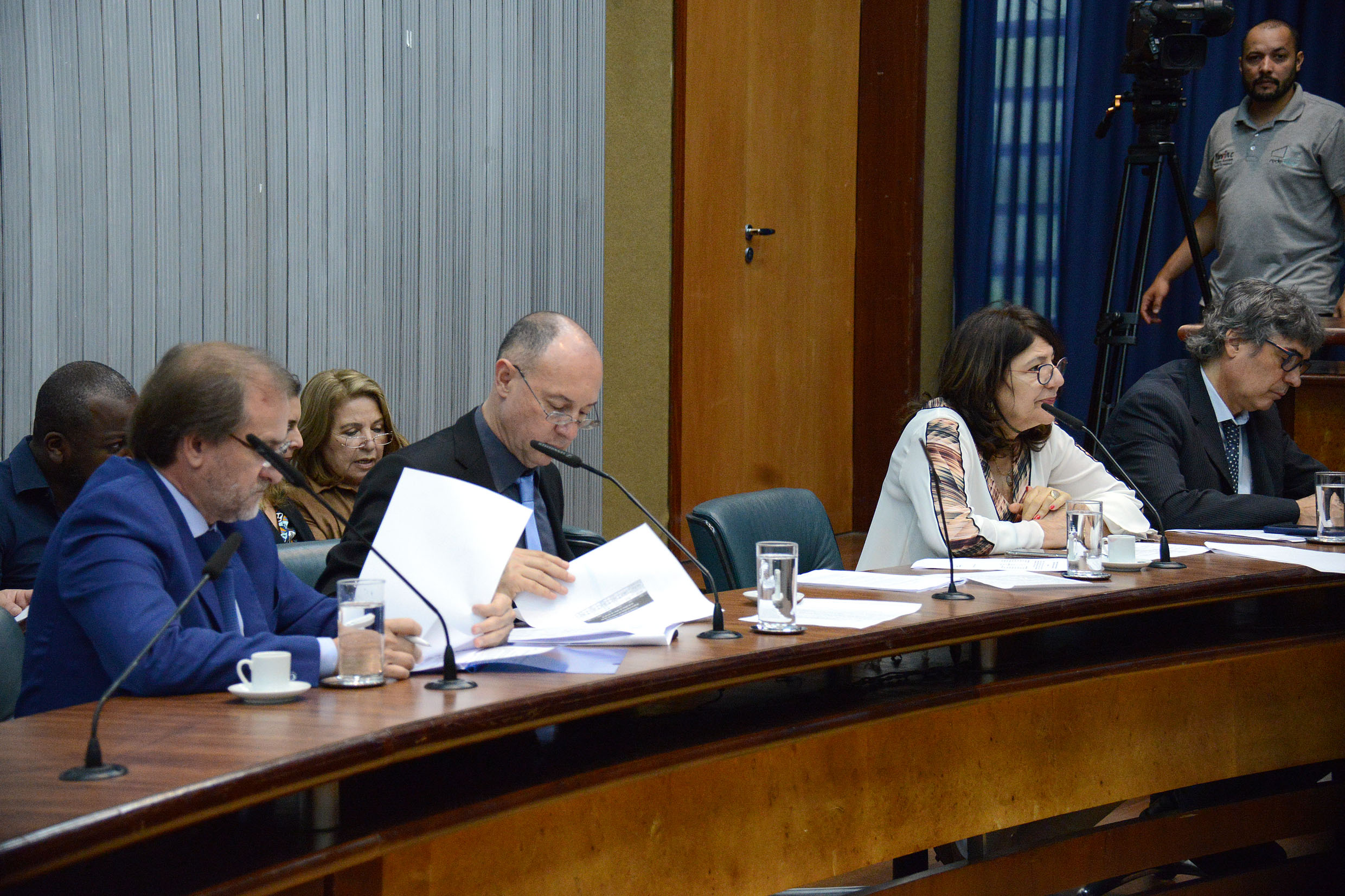 Dirceu Dalben, Paulo Fiorilo, Beth Sah�o e Carlos Giannazi<a style='float:right;color:#ccc' href='https://www3.al.sp.gov.br/repositorio/noticia/N-12-2019/fg245087.jpg' target=_blank><i class='bi bi-zoom-in'></i> Clique para ver a imagem </a>
