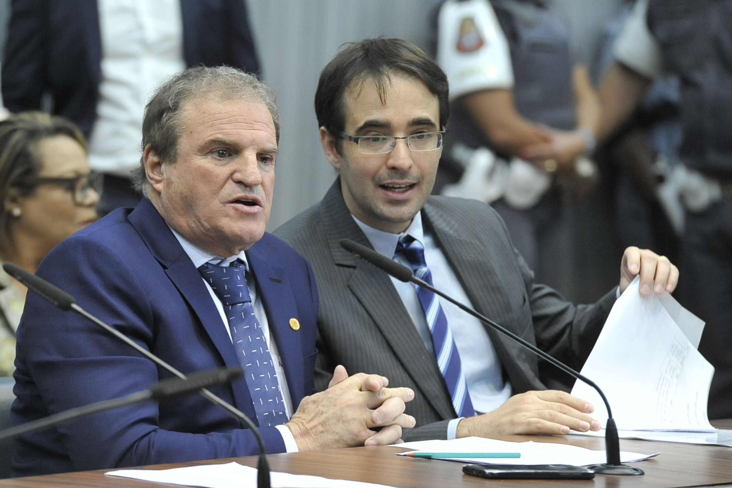 Cezar e Bruno Ganem<a style='float:right;color:#ccc' href='https://www3.al.sp.gov.br/repositorio/noticia/N-06-2019/fg235662.jpg' target=_blank><i class='bi bi-zoom-in'></i> Clique para ver a imagem </a>