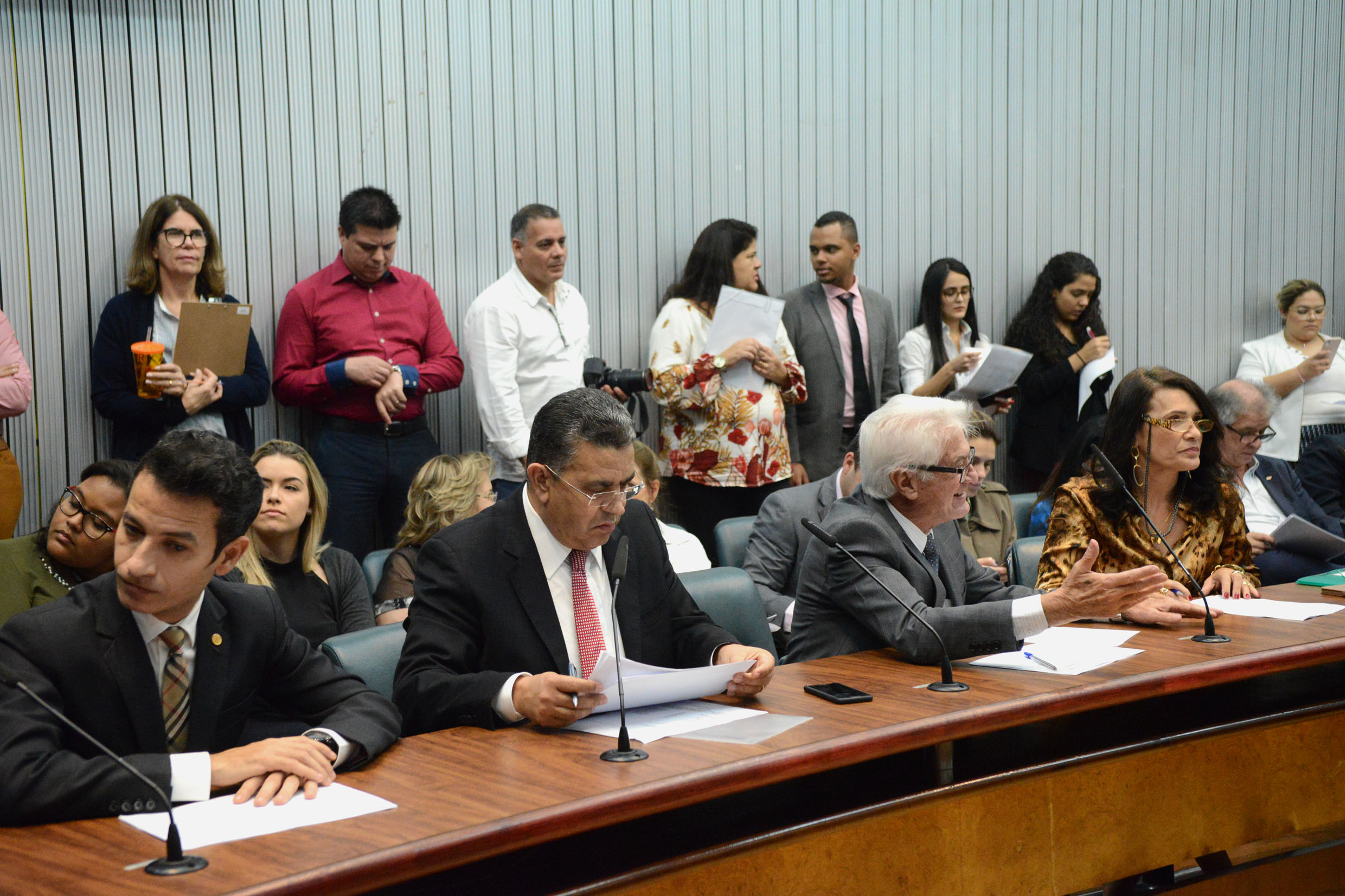 Professor Kenny, Gilmaci Santos, Roberto Engler e Valeria Bolsonaro<a style='float:right;color:#ccc' href='https://www3.al.sp.gov.br/repositorio/noticia/N-06-2019/fg236005.jpg' target=_blank><i class='bi bi-zoom-in'></i> Clique para ver a imagem </a>